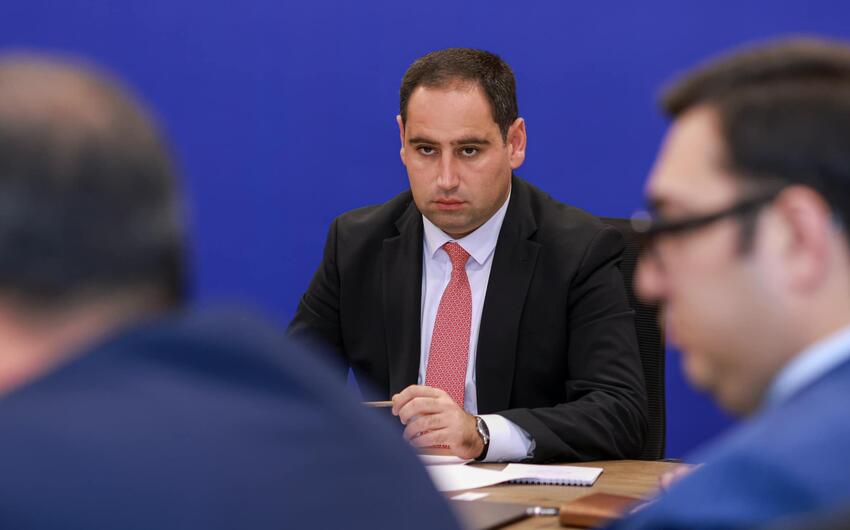 Erməni nazir Türkiyəyə gedir -