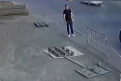 Kanalizasiyaya düşən oğlanın ölüm işi: Məhəccərləri kim götürüb, kameraya baxın -