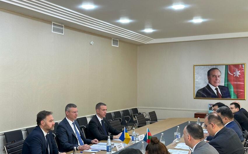 Azərbaycanla Ukrayna arasında konsulluq məsləhətləşmələri aparıldı