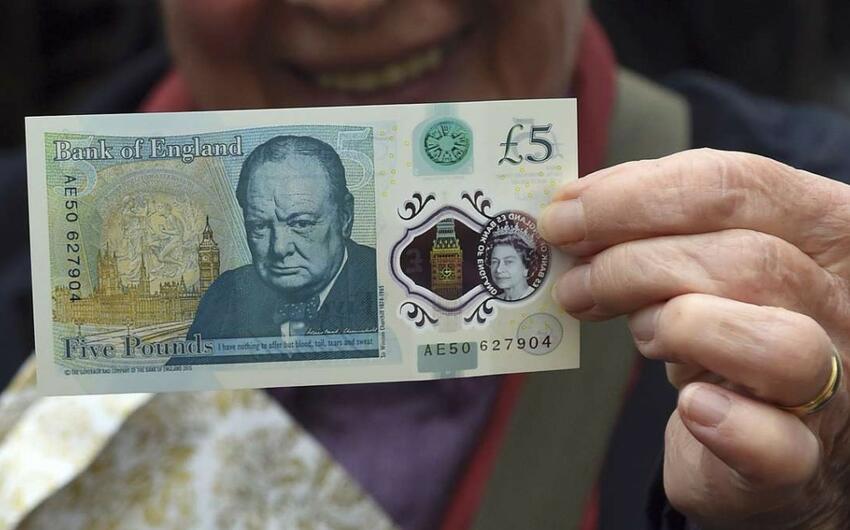 Böyük Britaniyada Çörçillin təsviri əsginaslardan çıxarıla bilər