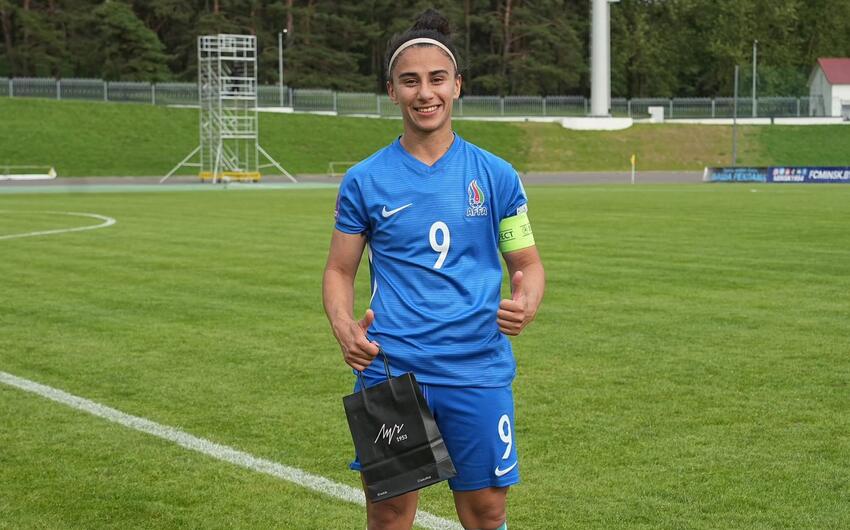 Azərbaycan millisinin futbolçusuna Belarusda "Luç" saatı verildi