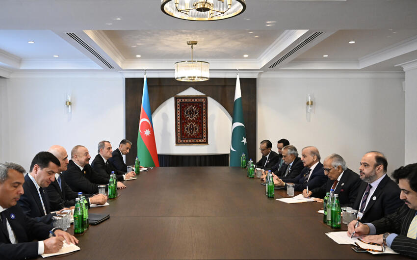 Prezident İlham Əliyev Xankəndidə Pakistanın Baş naziri ilə görüşdü