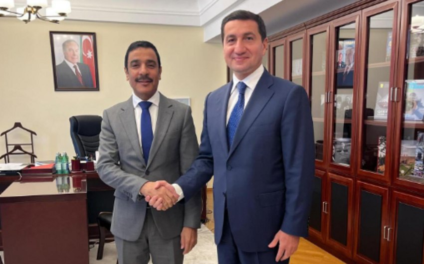 Hikmət Hacıyev Küveyt səfiri ilə görüşdü