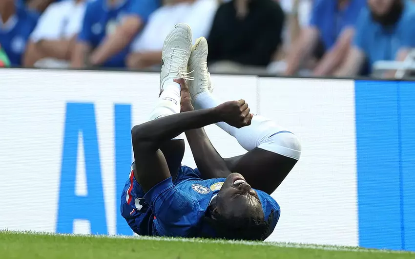 “Çelsi” yeni mövsüm öncəsi daha bir müdafiəçisini itirdi