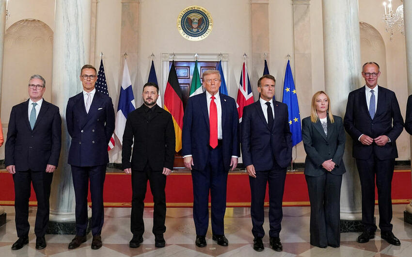 Makron Ağ Evdə diplomatik protokolu pozdu -