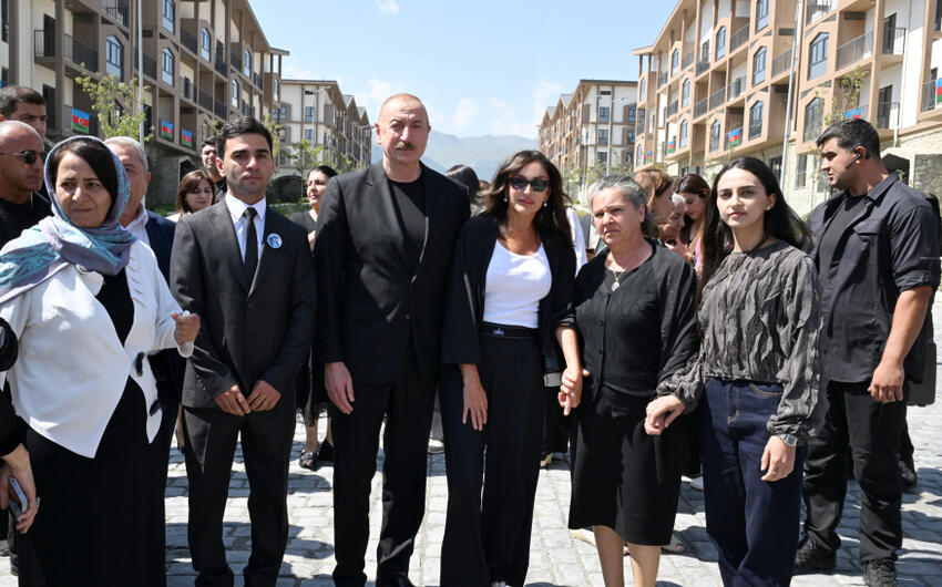 Prezident Kəlbəcər sakinləri ilə görüşdü, onlara mənzillərin açarlarını təqdim etdi -