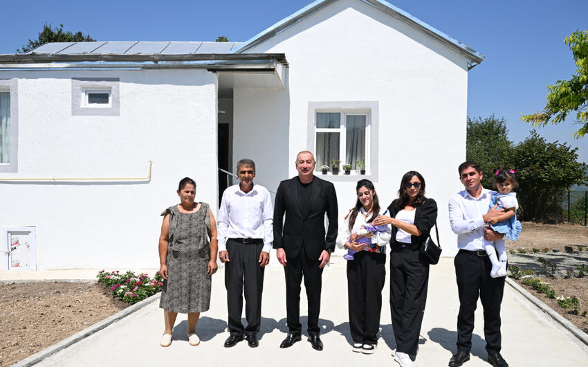 Prezident və xanımı Kolatağ kəndində görülən işlərlə tanış oldular -