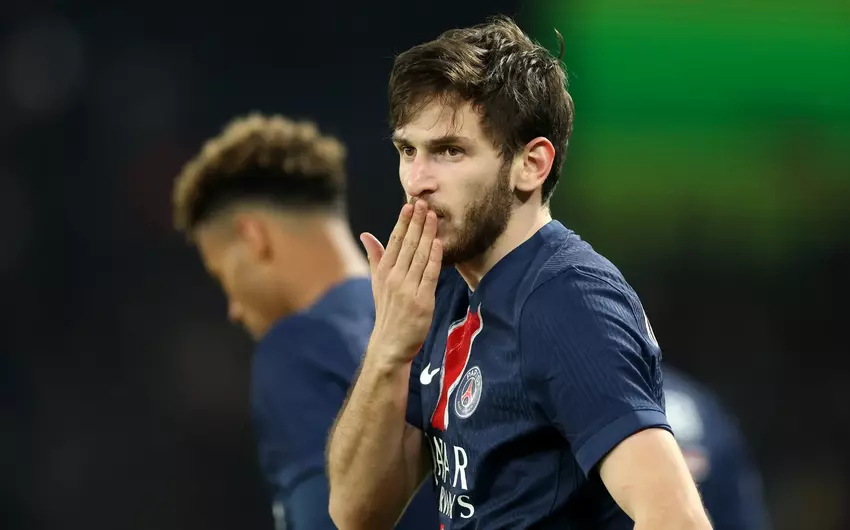 PSJ-nin gürcüstanlı futbolçusu zədələndi