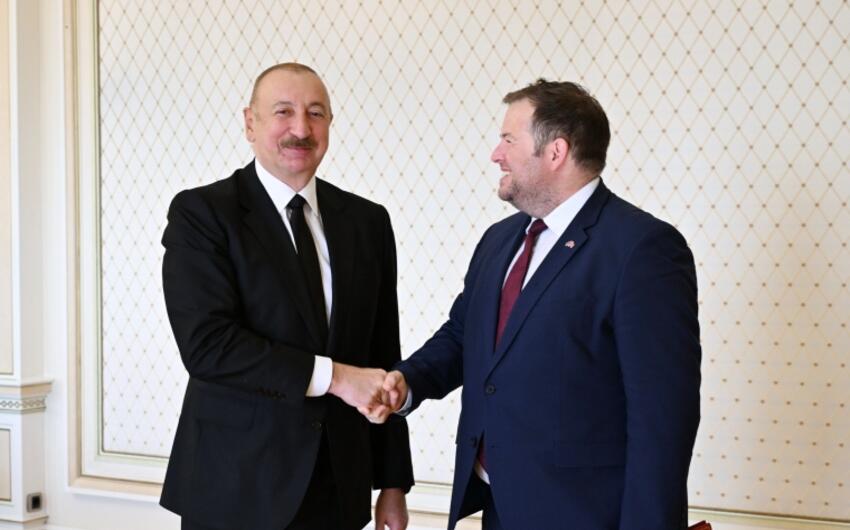 Prezident İlham Əliyev Böyük Britaniyanın dövlət nazirini qəbul etdi