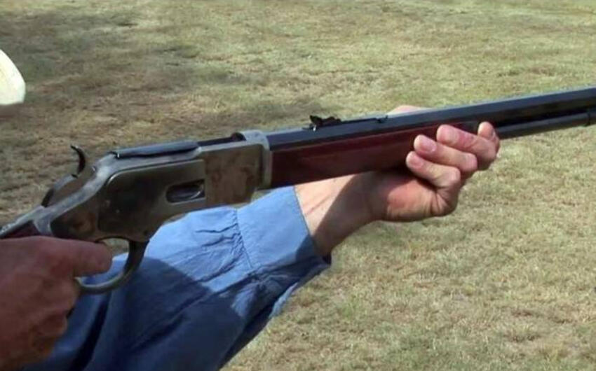 Sabirabadda dəhşətli hadisə: Oğul yaşlı anasını güllələdi, sonra isə... -