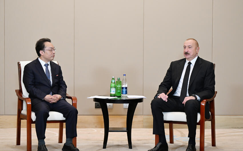Prezident İlham Əliyev Tiencində "CETC" korporasiyasının baş direktoru ilə görüşdü