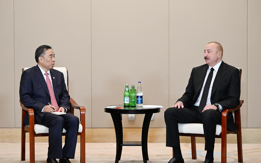 Prezident İlham Əliyev Tiencin şəhərində “CCCC” şirkətinin sədri ilə görüşdü