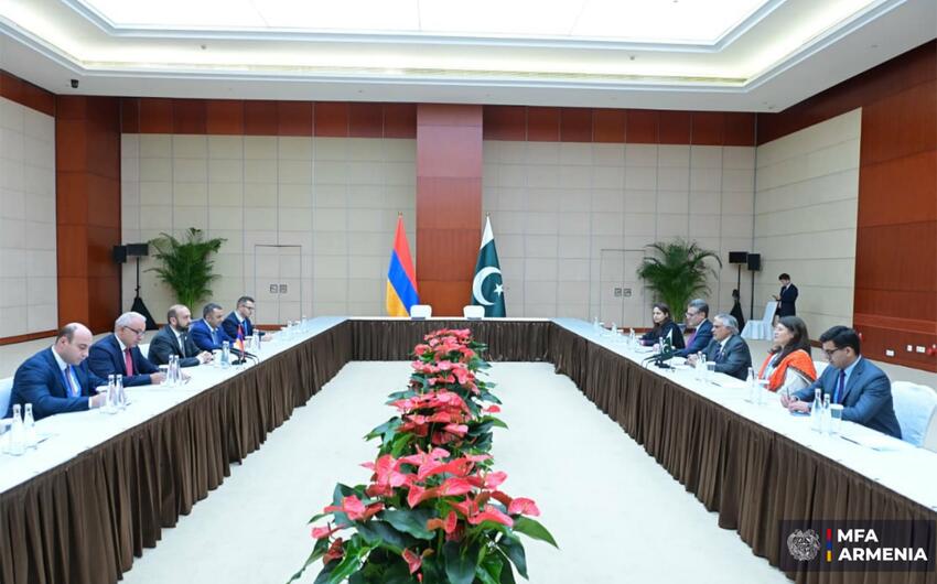 Ermənistanla Pakistan arasında saziş imzalandı -
