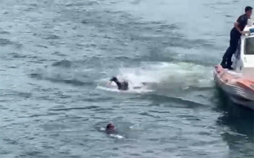 Bulvarda dənizdə batmaq təhlükəsi ilə üzləşən qadın xilas edildi -