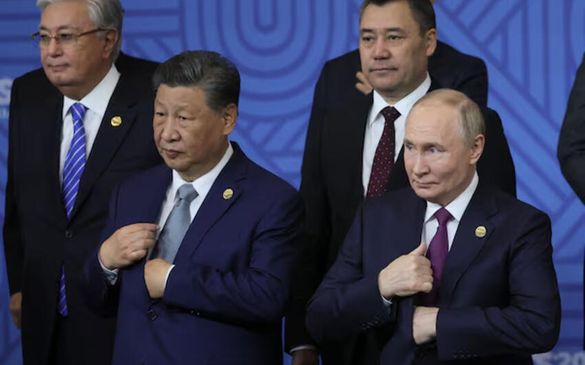 Mikrofonu bağlamağı unutdu, hamı Putinin nə danışdığını eşitdi