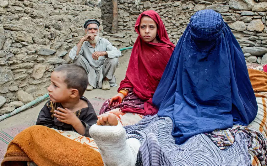 Əfqanıstanda zəlzələ: Taliban qadınları xilas etməyi yasaqladı, dağıntılar altında qaldılar