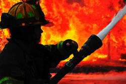 Bakıda otelin qarajında yanğın baş verdi