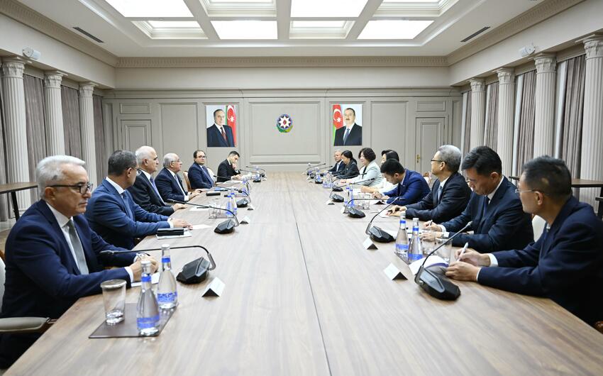 Əli Əsədov Çin Xalq Siyasi Məşvərət Şurasının Ümumçin Komitəsi sədrinin müavini ilə görüşüb