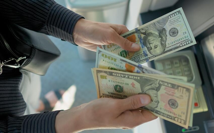 Azərbaycandan Gürcüstana bu il 27 milyon dollara yaxın pul köçürülüb