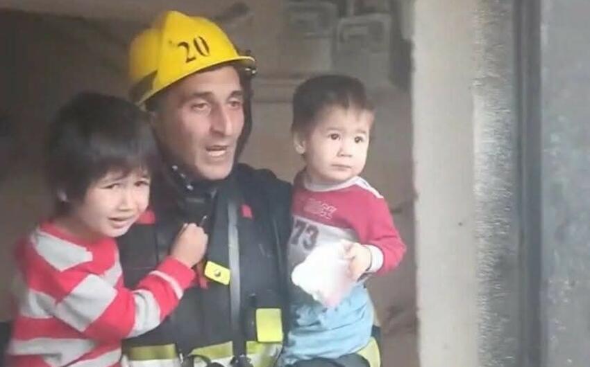 Sumqayıtda yaşayış binasında yanğın -