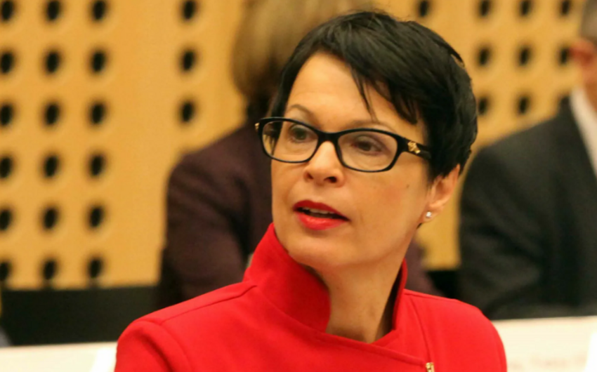 Marta Kos Azərbaycandan Ermənistana uçacaq