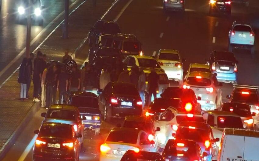 Bakıda qəza hava limanı istiqamətində sıxlığa səbəb oldu -