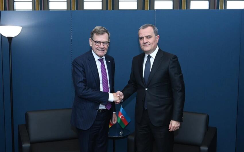 Ceyhun Bayramov almaniyalı həmkarı ilə görüşdü