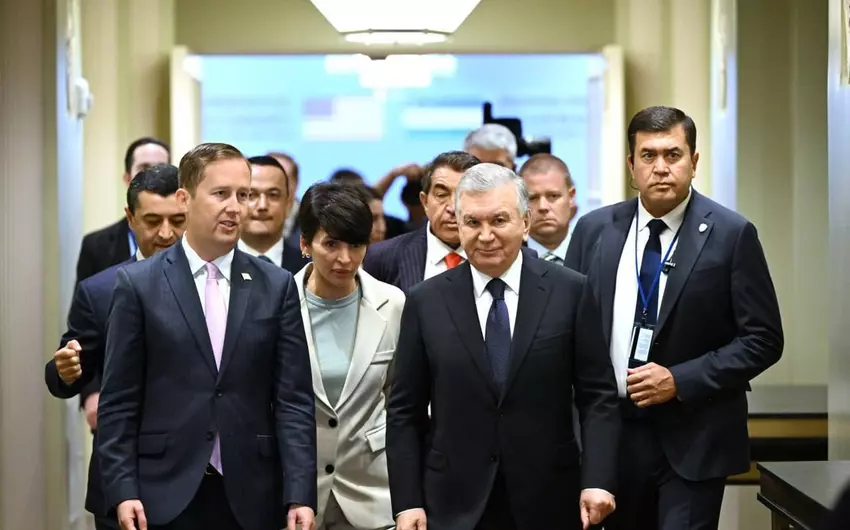 Tramp Özbəkistan liderini Ağ Evə dəvət etdi