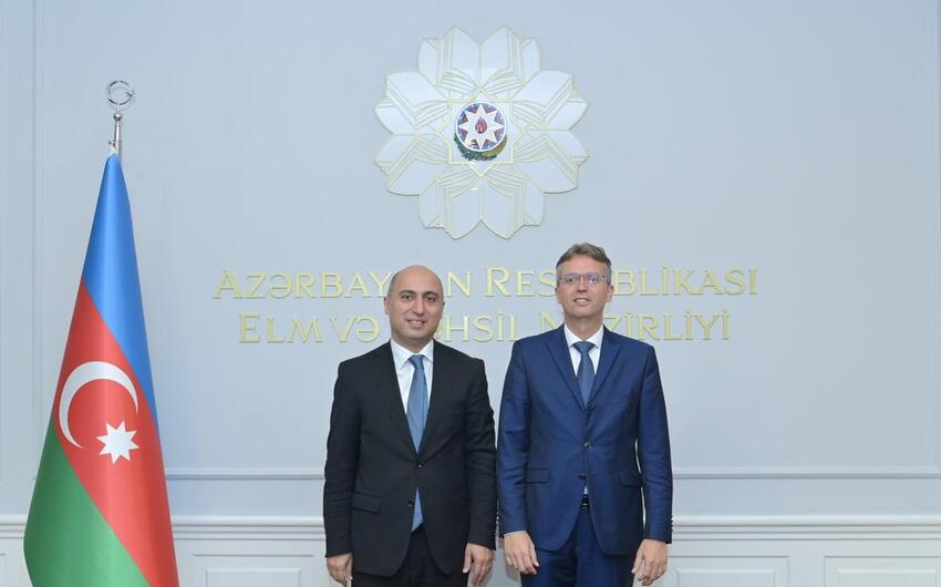 Nazir Macarıstanın mədəniyyət və innovasiya naziri Balazs Hanko ilə görüşdü