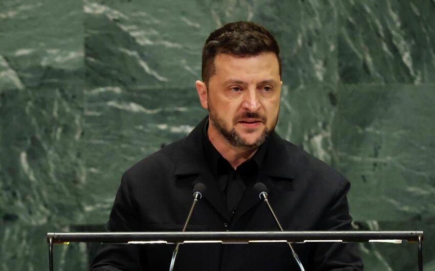 Zelenski: Üçtərəfli danışıqlarda ərazi mövzusu gündəmə gələ bilər
