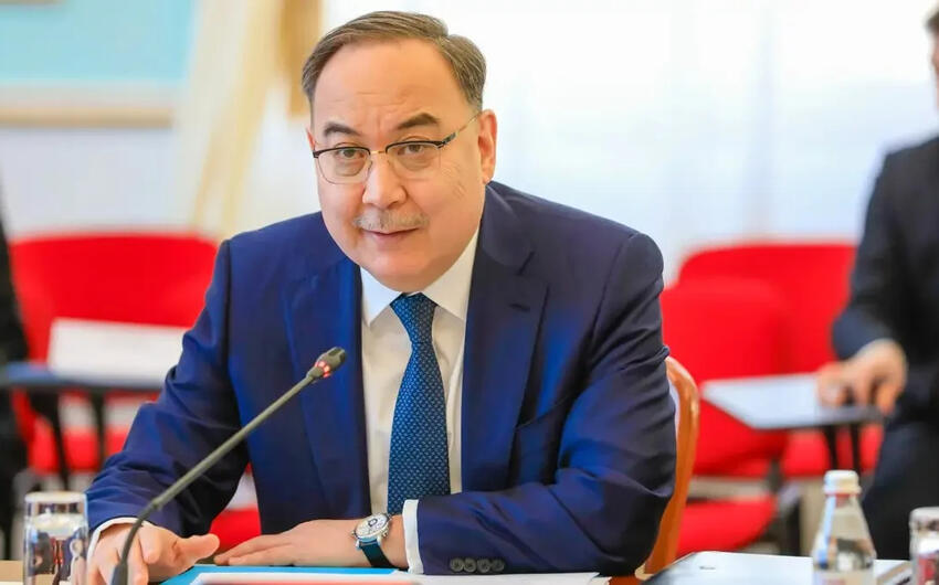 Qazaxıstan Prezidentinin köməkçiləri və müşaviri vəzifələrindən azad edildi