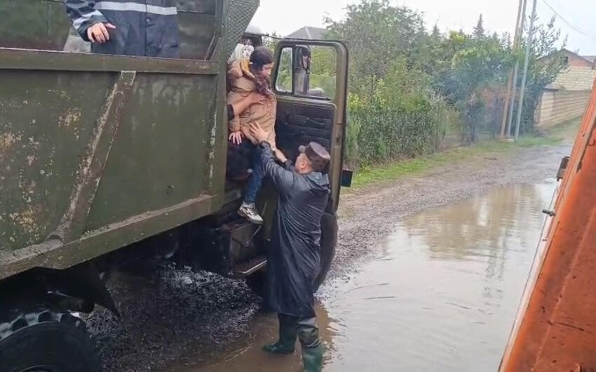 Astarada bu ərazini su basdı, 30 vətəndaş təxliyə edildi