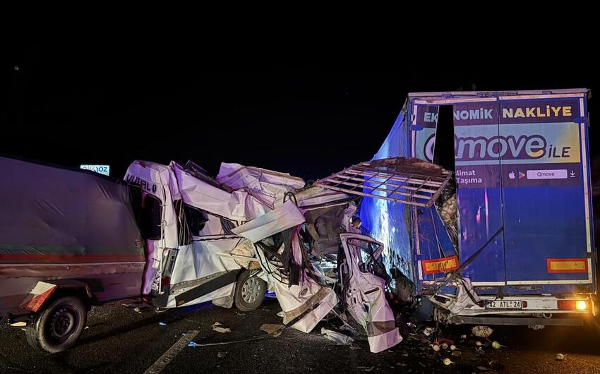 Türkiyədə ağır qəza: Ölən və yaralananlar var