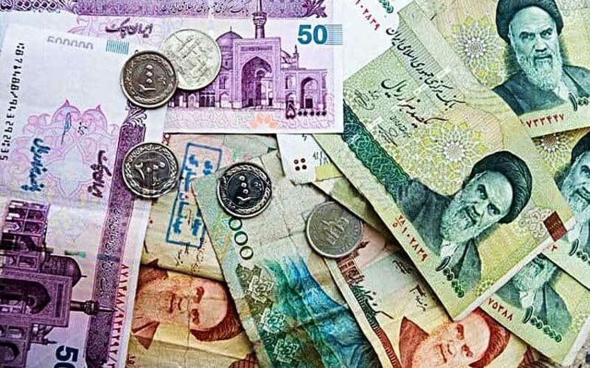 Hörmüz boğazından keçid üçün rüsum rialla ifadə ediləcək