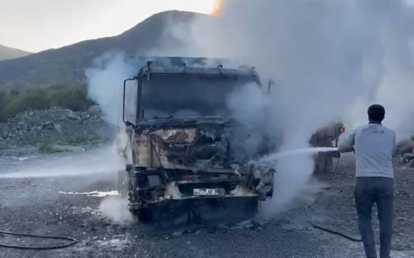 Zəngilanda yük maşını yandı -