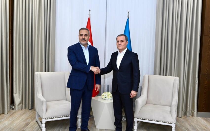 Türkiyə və Azərbaycan xarici işlər nazirləri Qəbələdə görüşdü -