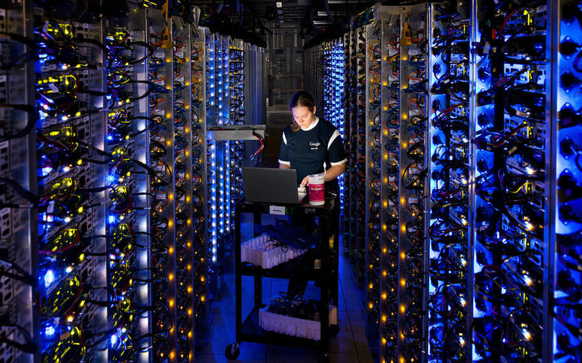 Çində dünyanın ilk sualtı məlumat mərkəzi açıldı