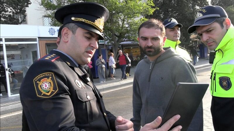 Polis piyadalara ölüm anlarını göstərdi -