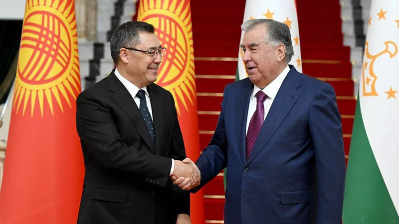 Qırğızıstan Prezidenti Düşənbədə tacik həmkarı ilə danışıqlar aparıb