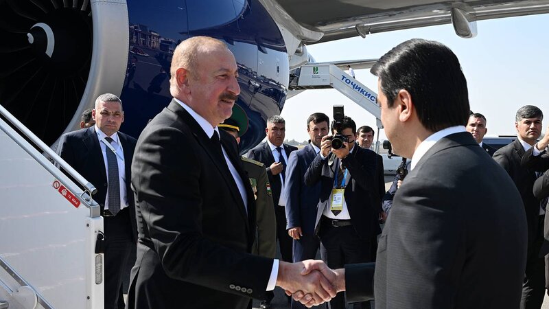 Prezident İlham Əliyev Tacikistana getdi