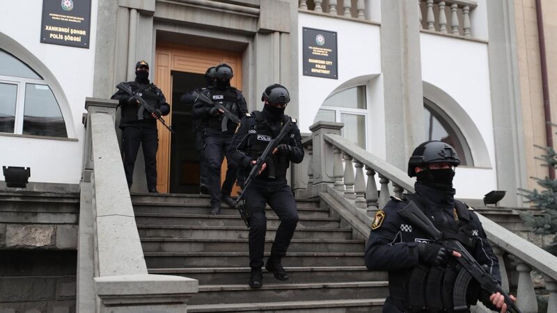 Xankəndi polisi əməliyyat keçirdi, silahlı şəxslər saxlanıldı -