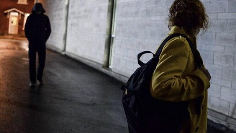 Hövsanda kişi keçmiş həyat yoldaşının işlədiyi məktəbə gəldi: Pul ver, yoxsa... –