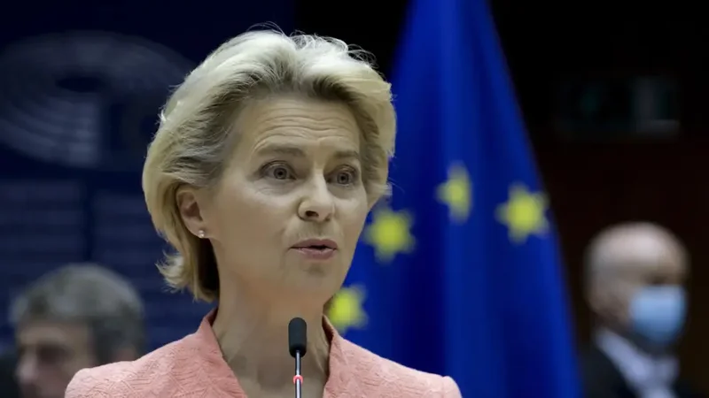 Ursula Fon der Leyen: “Rusiya Aİ-yə qarşı hibrid müharibə aparır”