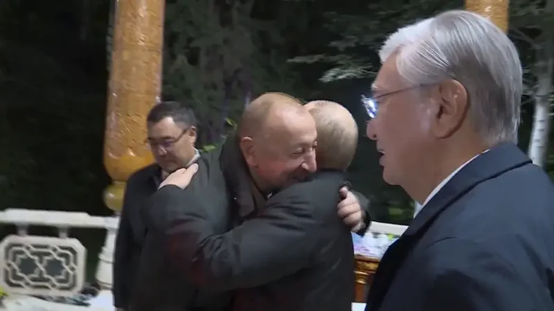 Əliyev və Putin arasında səmimi görüş -