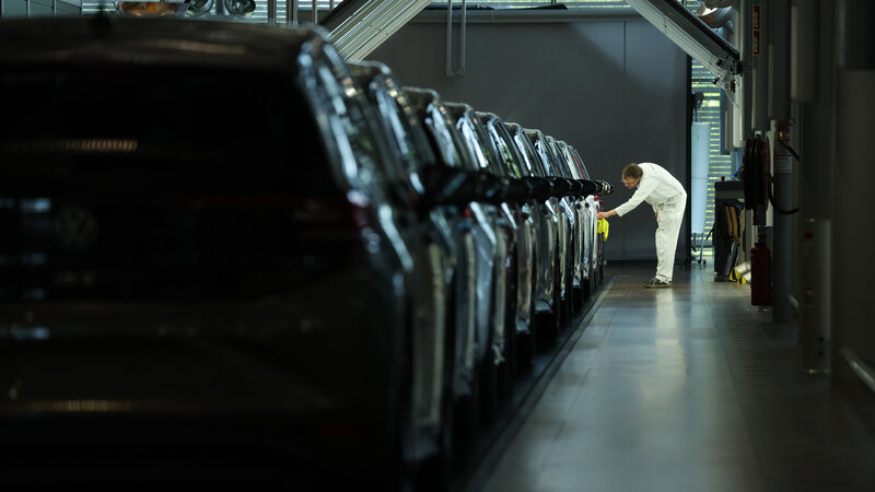 Avropada 8 avtomobil zavodu bağlana bilər