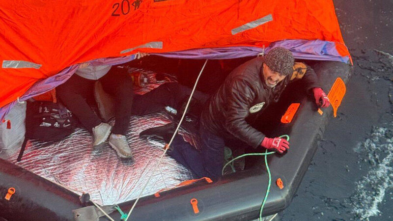 Qara dənizdə ukraynalı heyətin olduğu yük gəmisi batıb