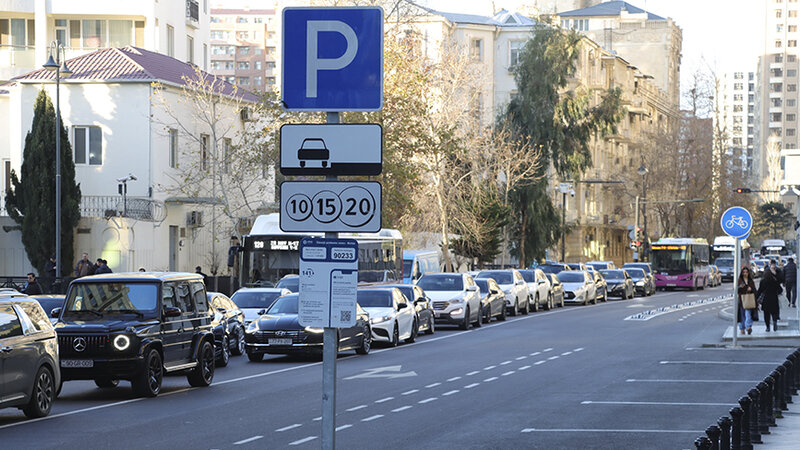 Paytaxtda yeni parklanma yerləri təşkil edilib