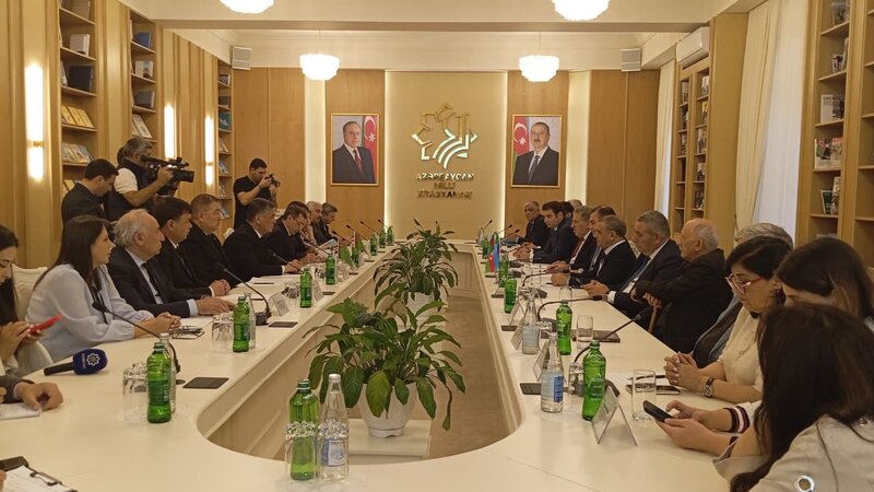 Azərbaycan Milli Kitabxanasında Türkmənistan guşəsi yaradıldı