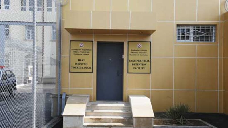 Təcridxanada əlilliyi olan qadınlara başçəkmə həyata keçirildi