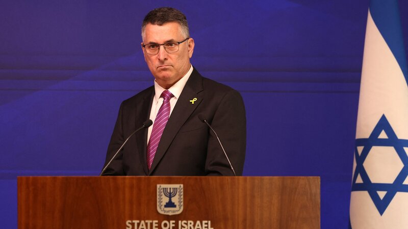 “Böyük Britaniya hakimiyyətini bu qorxaq qərarı ləğv etməyə çağırıram”